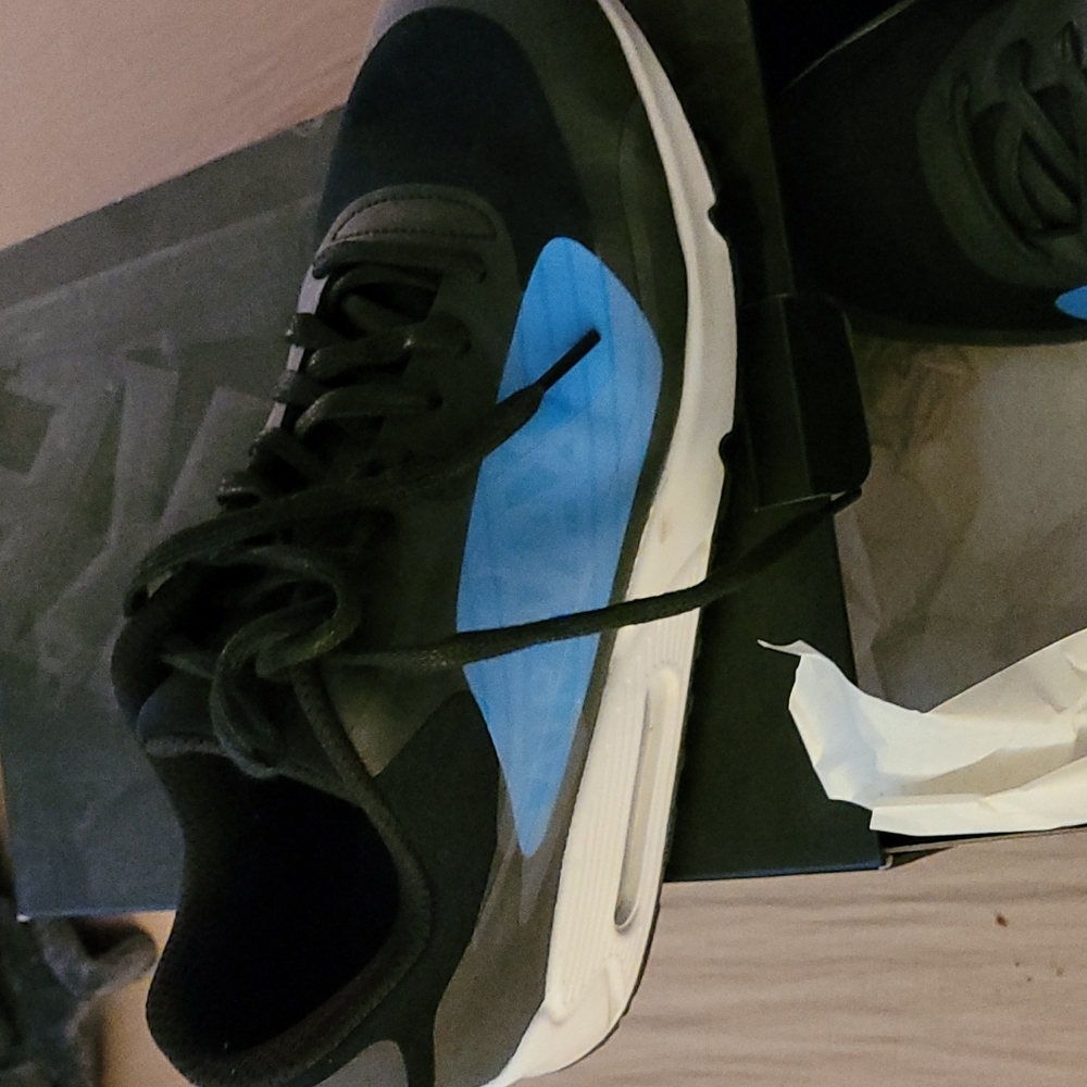 Shoes - Picture 2 of 4